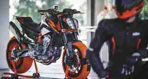 2022 KTM 890 DUKE R