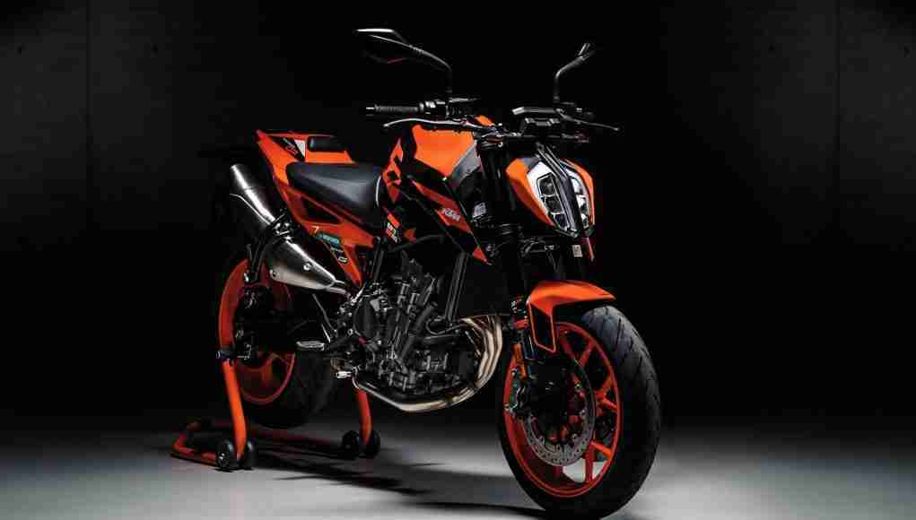 2022 KTM 890 Duke GP