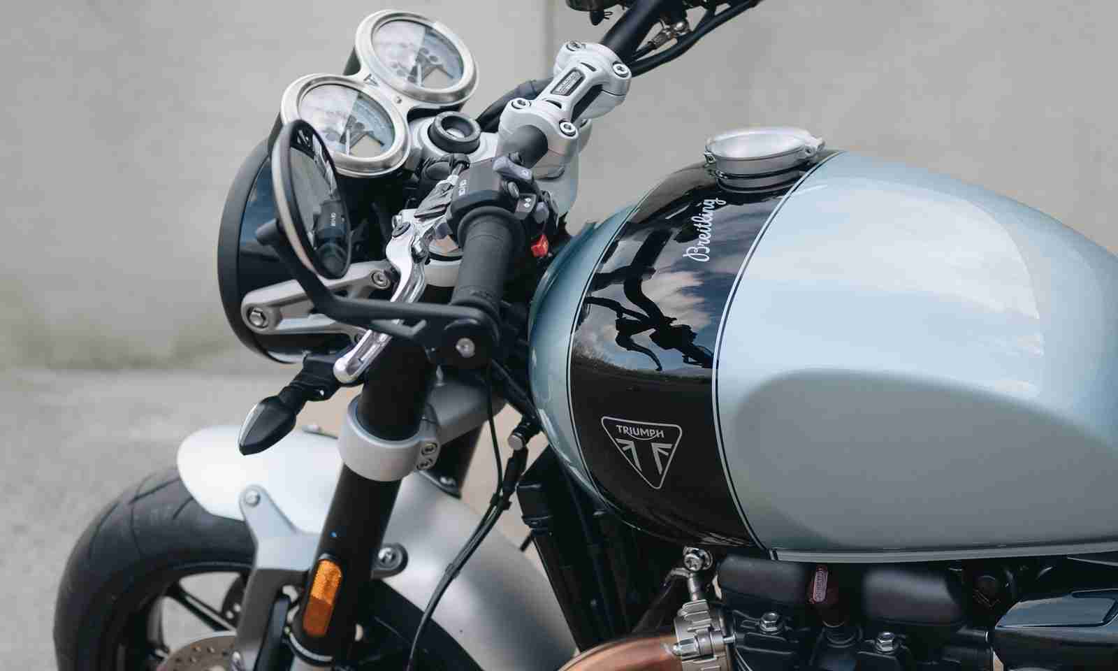 Triumph Speed Twin Breitling limited edition tank and handle bar