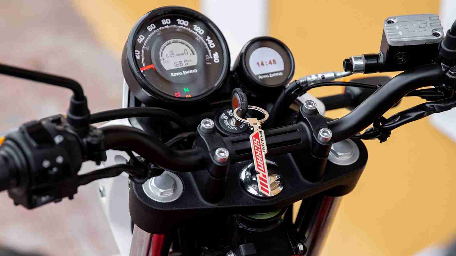 Royal Enfield Scram 411 meter console