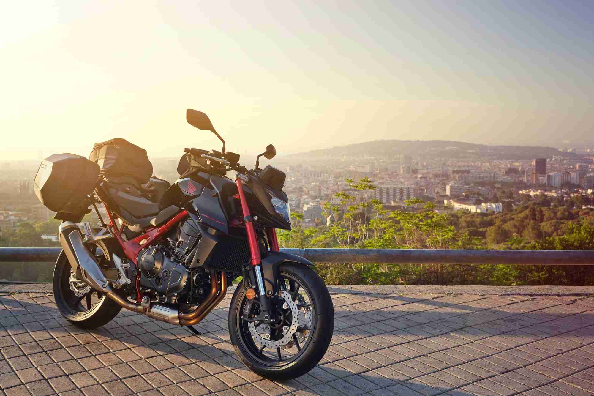 2023 CB750 Hornet images