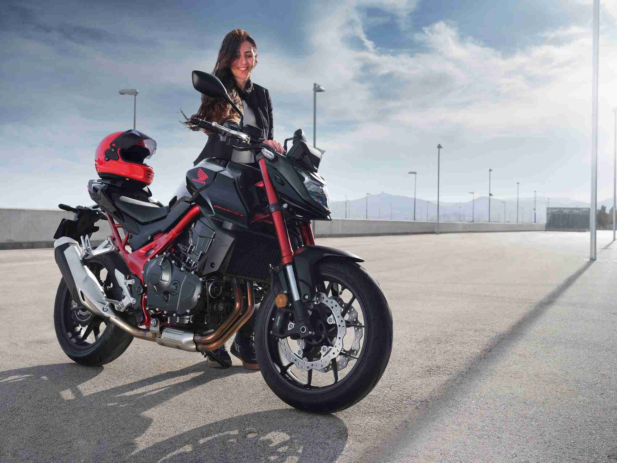 2023 CB750 Hornet images