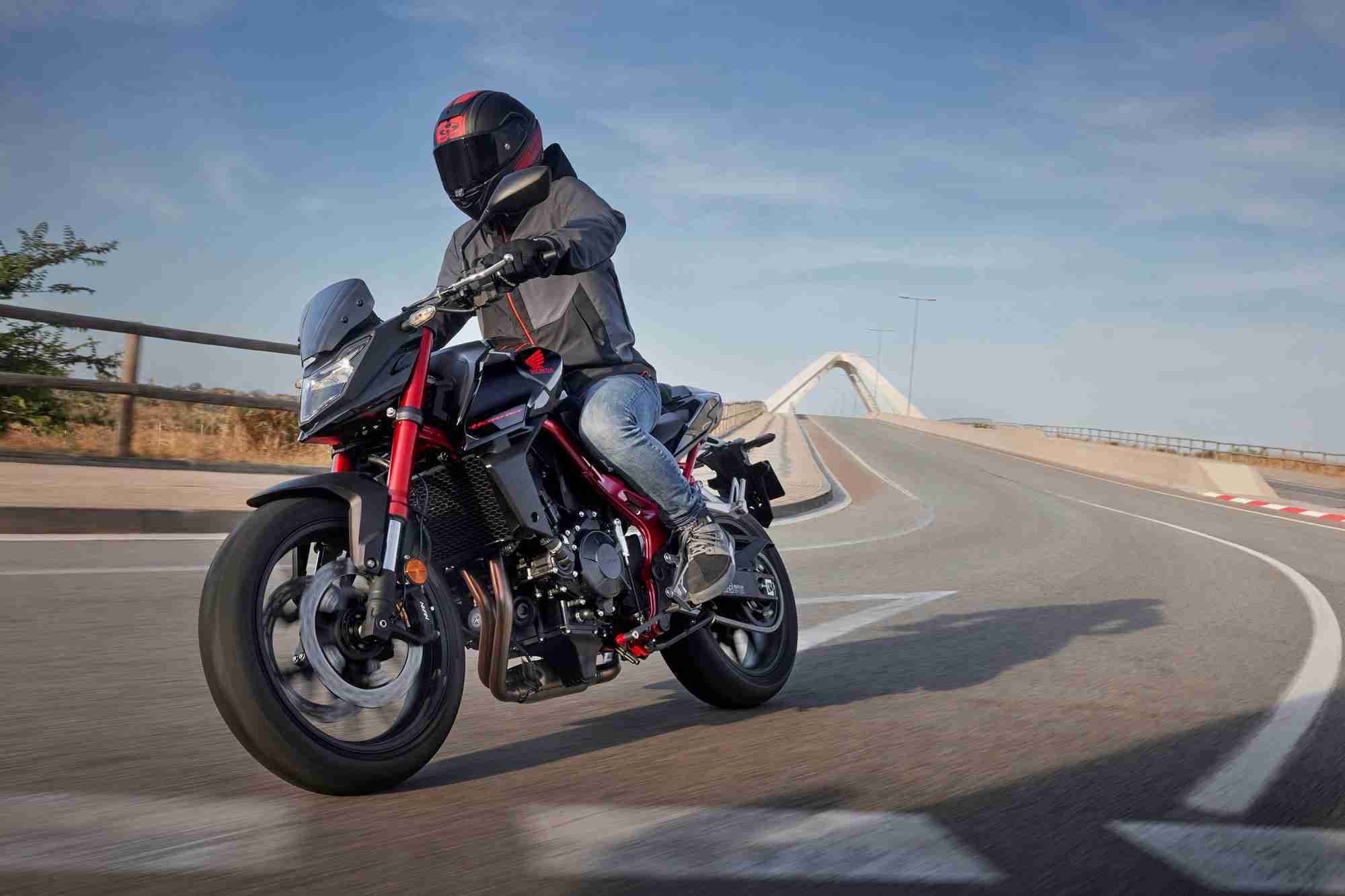 2023 CB750 Hornet images