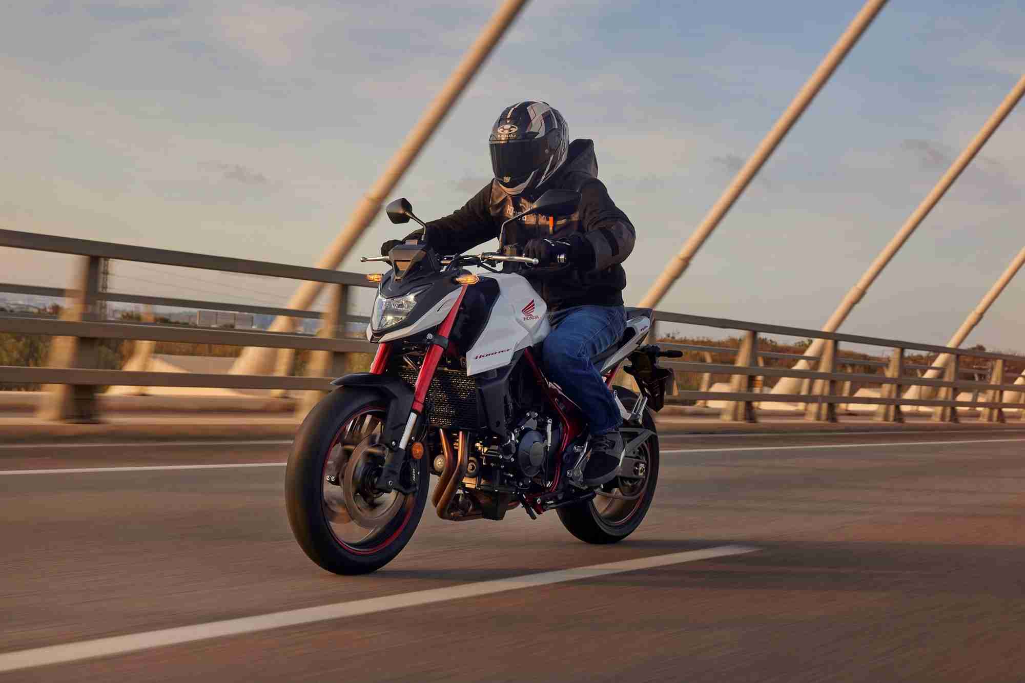 2023 CB750 Hornet images