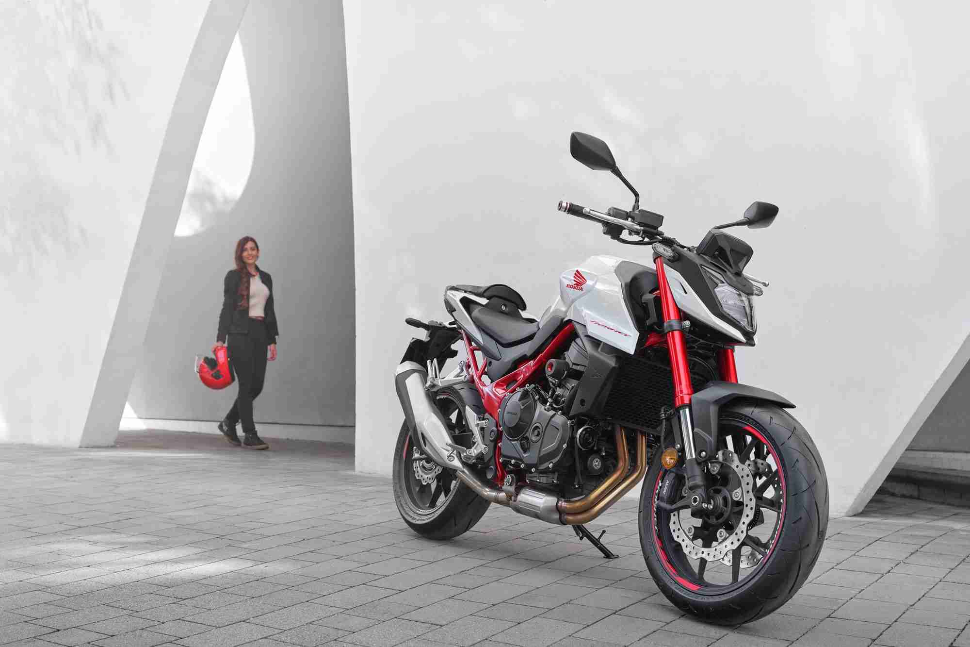 2023 CB750 Hornet images