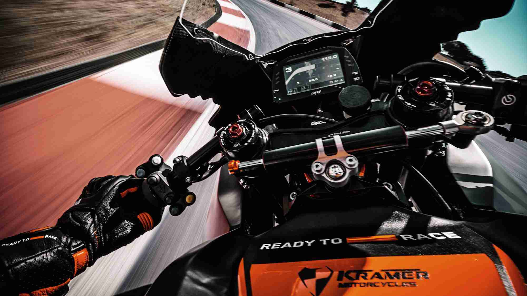 2023 KTM RC 8C cockpit