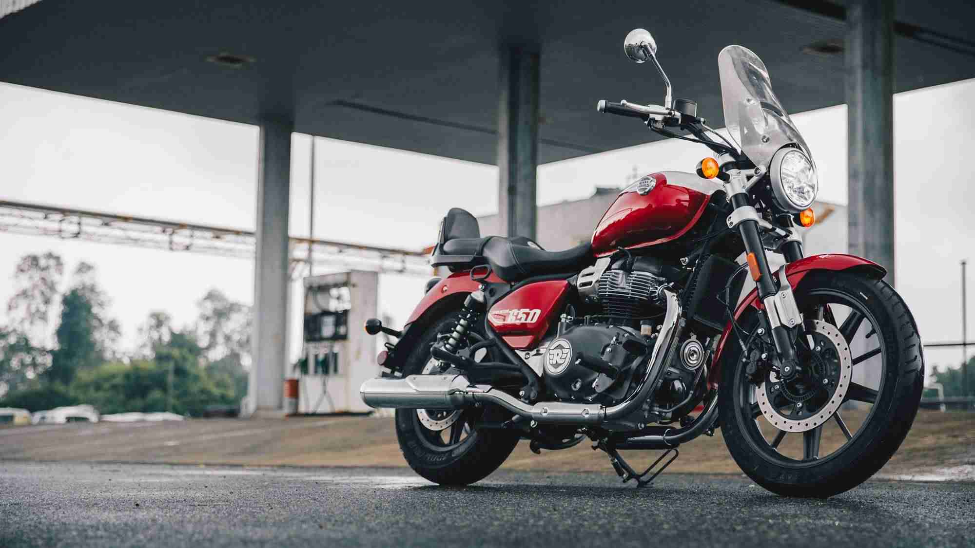 Super Meteor 650 Celestial Red colour option