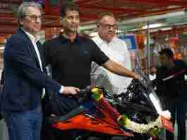 KTM-Bajaj rolls out 1 millionth KTM