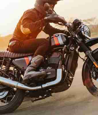 Yezdi Scrambler new Bold Black colour option