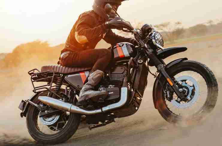 Yezdi Scrambler new Bold Black colour option
