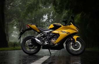 Karizma XMR Yellow