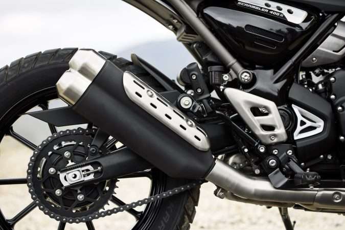 triumph-speed-400-Double-barrel-silencers