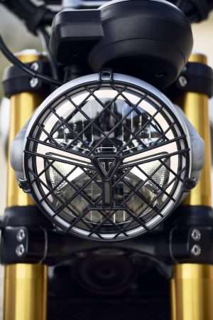 triumph-speed-400-Headlight-grille-accessories
