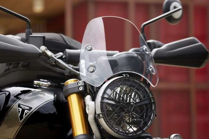 triumph-speed-400-scrambler-400x Front-fly-screen-accessories