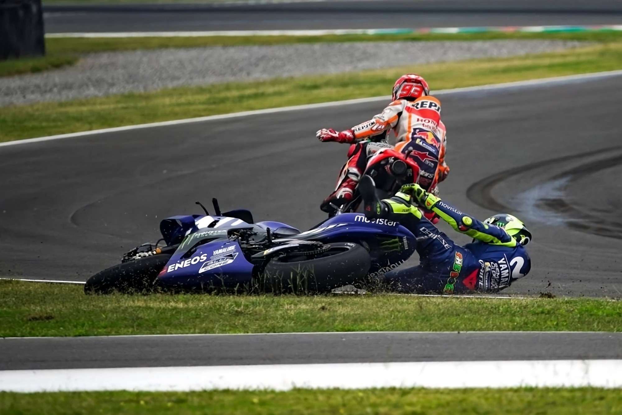 Rossi Marquez crash 2018