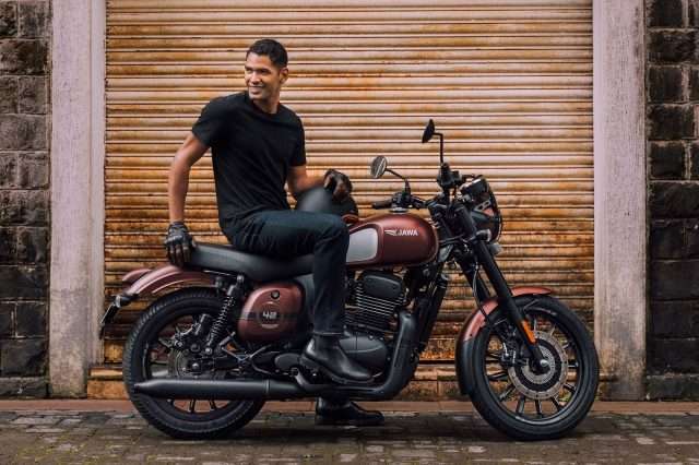 The new Jawa 42 Dual Tone