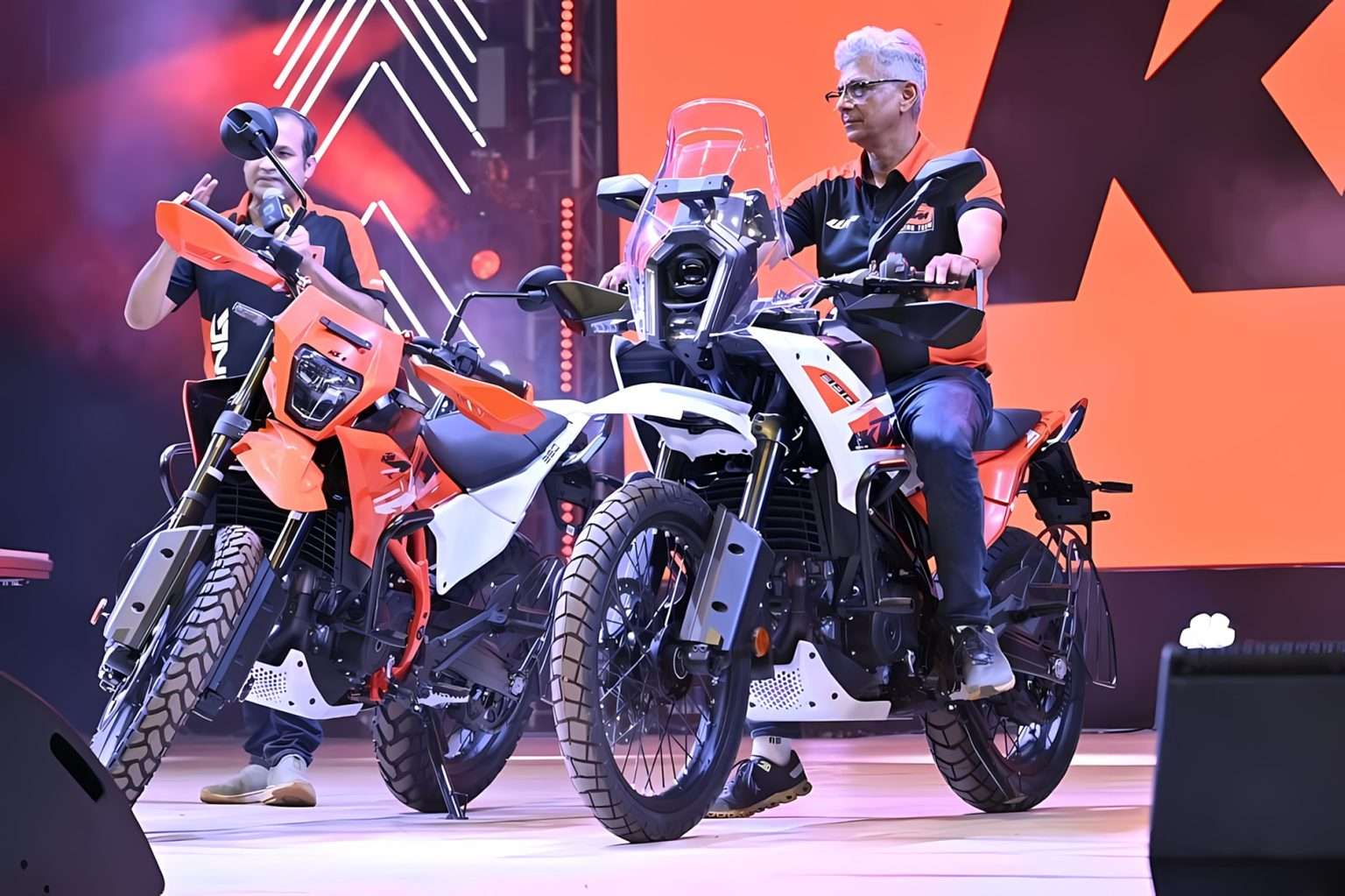KTM Unveils 390 ADVENTURE and 390 ENDURO R at India Bike Week 2024